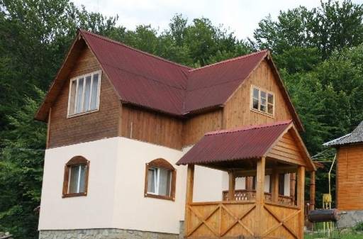 Біля струмка