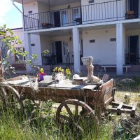 Будиночок біля моря